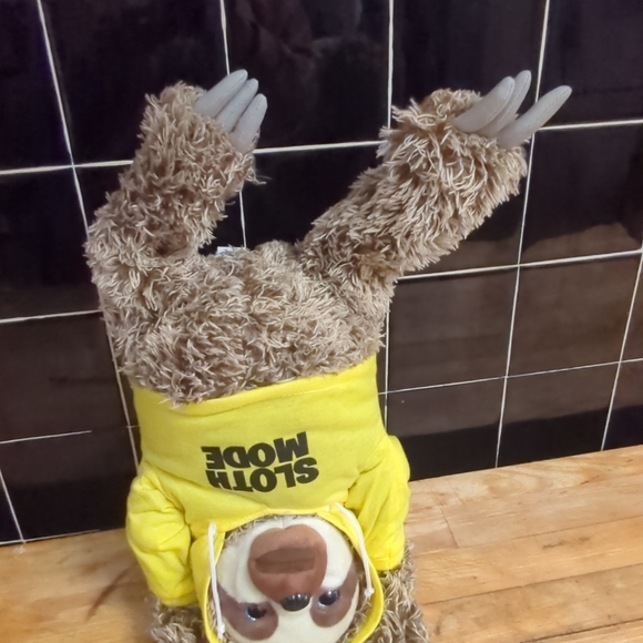 Snax The Sloth Mimicking Talking Sloth Plush Creepy Possessed Voice Play Back - Picture 10 of 10